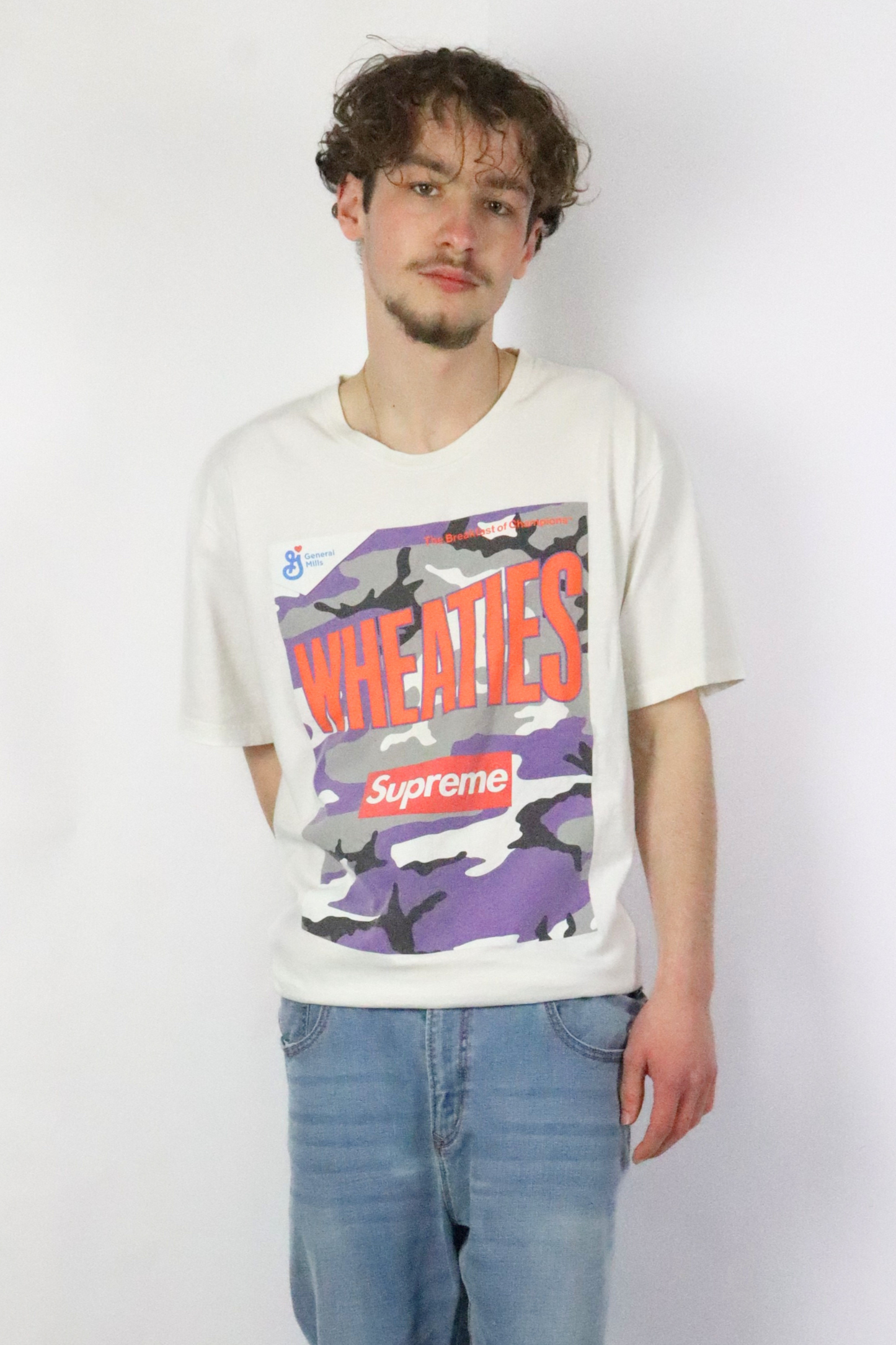 T-shirt Supreme blanc "WHEATIES"